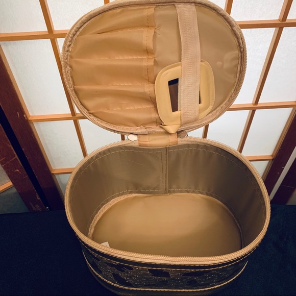 GOLD BAG - MAKEUP, HAIR ACCESSORIES, TOILETRIES - Picture 3 of 4